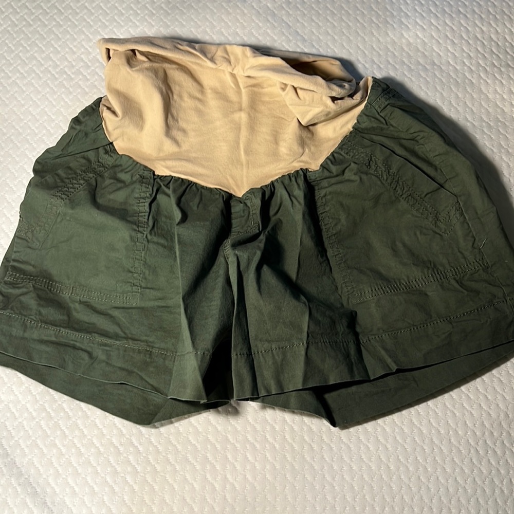 Green motherhood maternity shorts